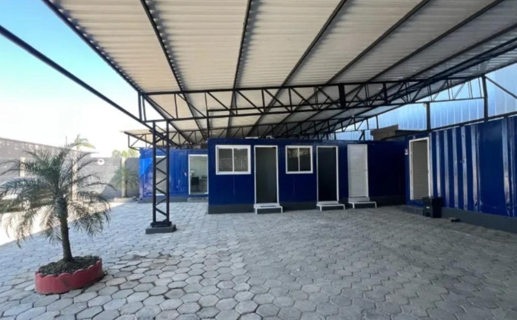 Containers do escritório
